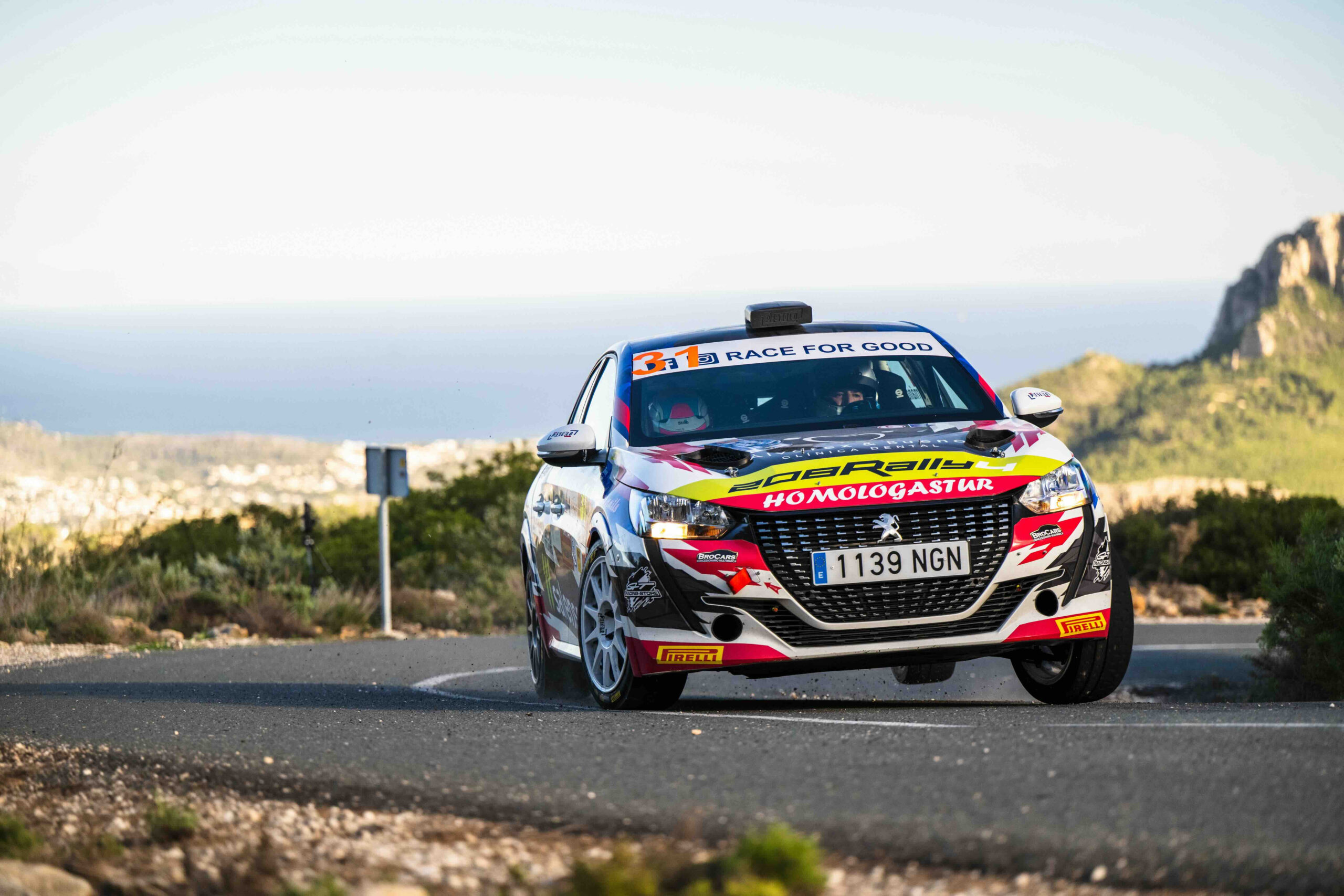 Giovanni Fariña se proclama campeón del Desafío Peugeot en tierras alicantinas