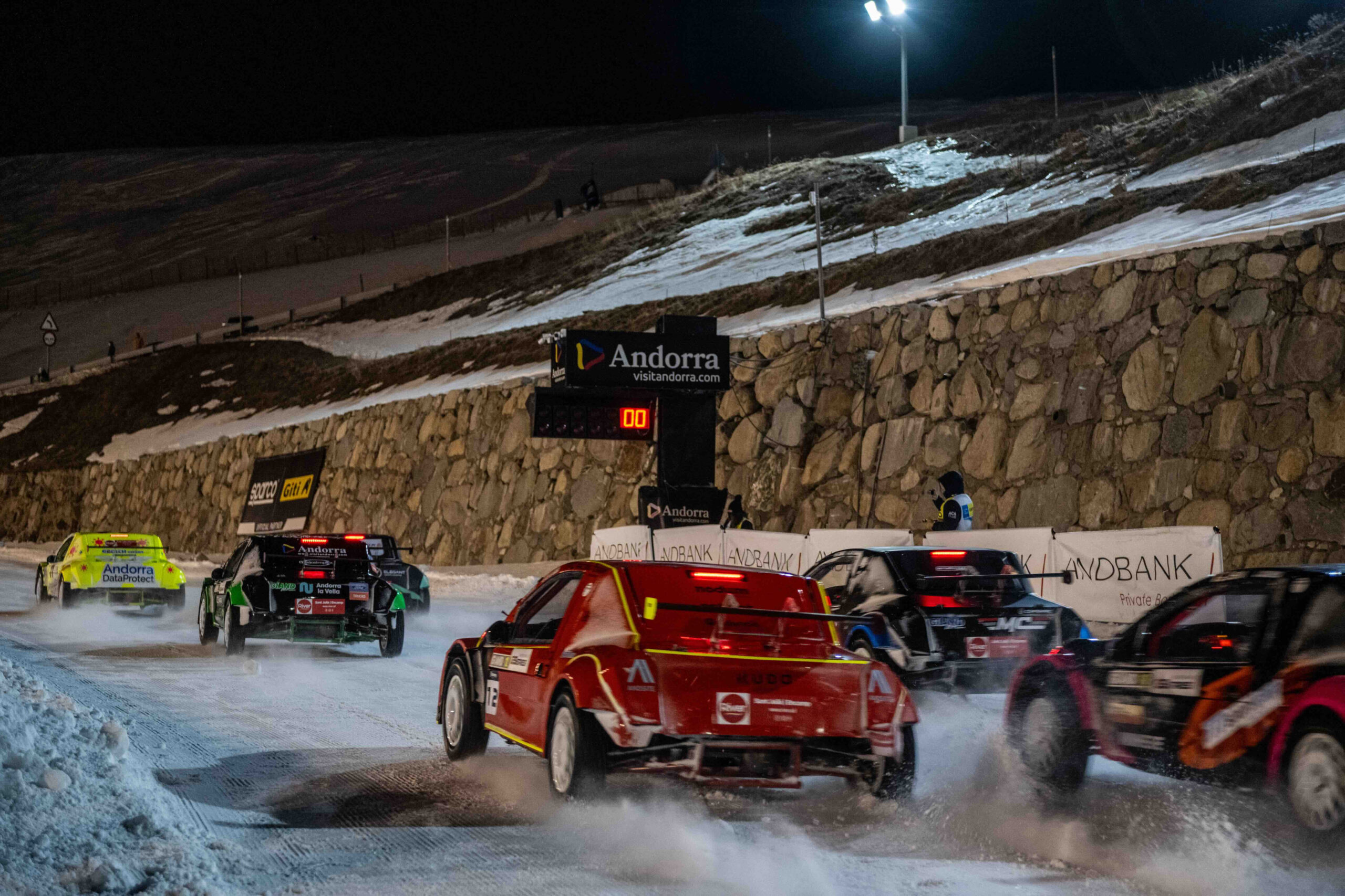 Más de medio centenar de pilotos competirán sobre el hielo andorrano desde hoy
