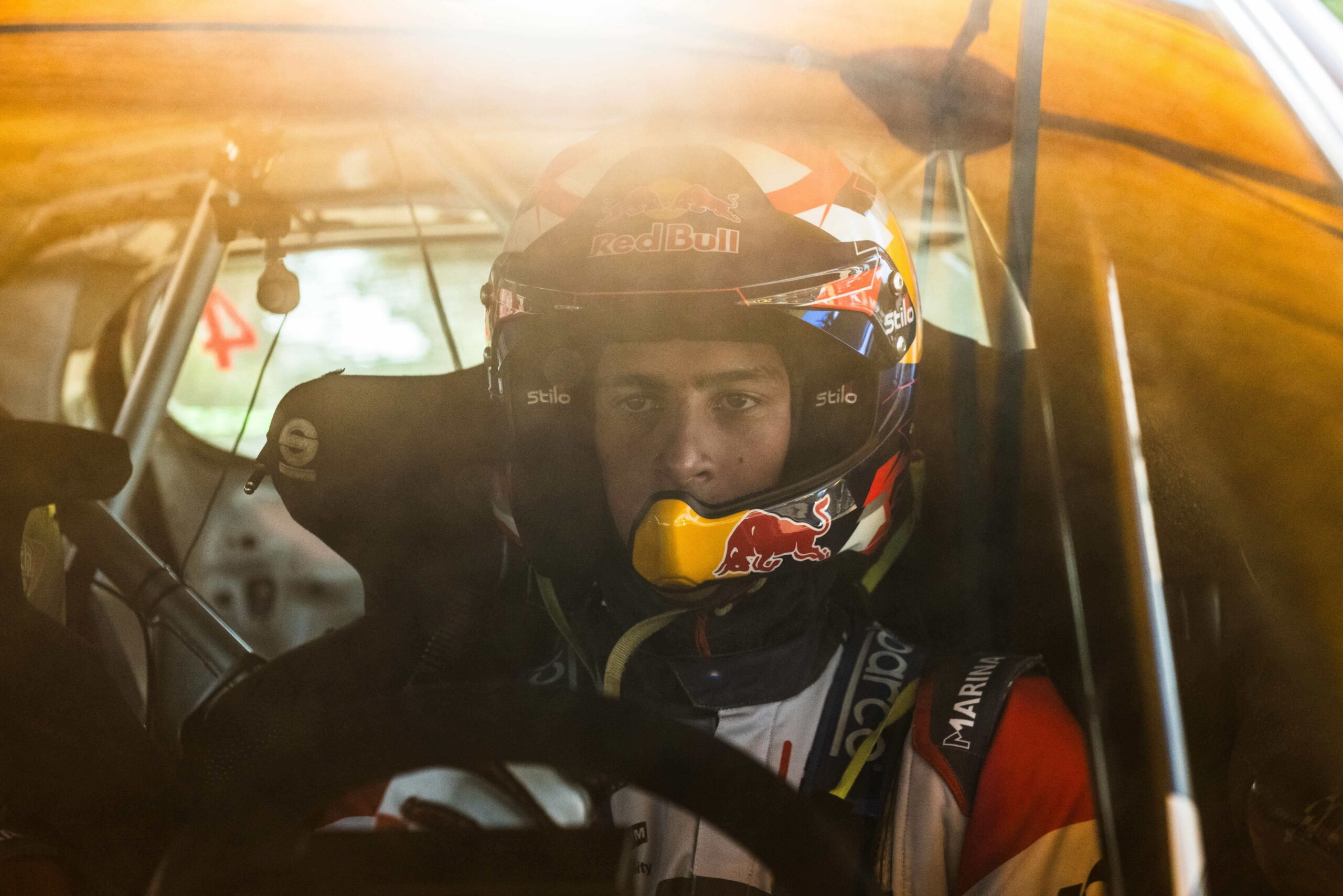 Gil Membrado da el salto con 18 años al Campeonato del Mundo de Rallies