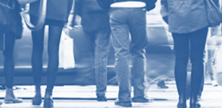 Uso del móvil e impaciencia, factores de riesgo en los cruces por paso de peatones