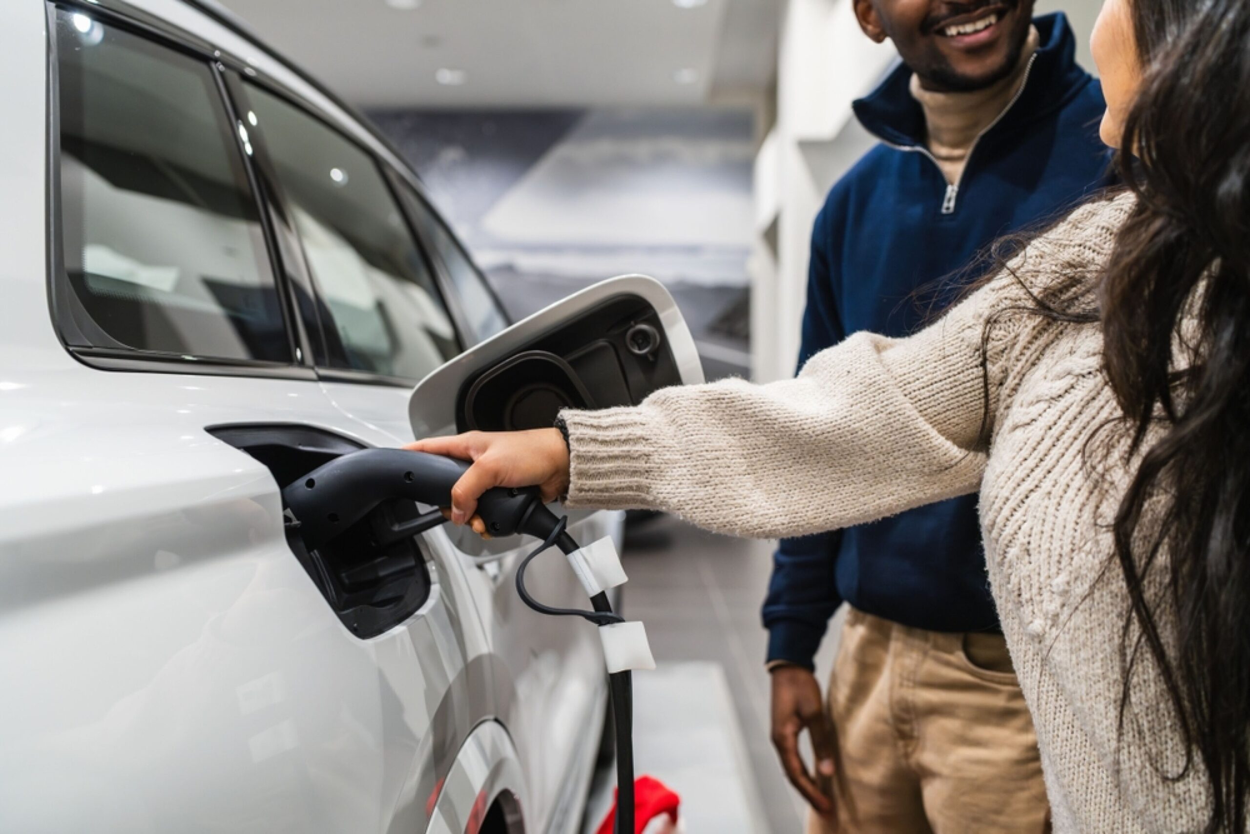 Las ventas de vehículos electrificados aumentan un 64,5% en febrero