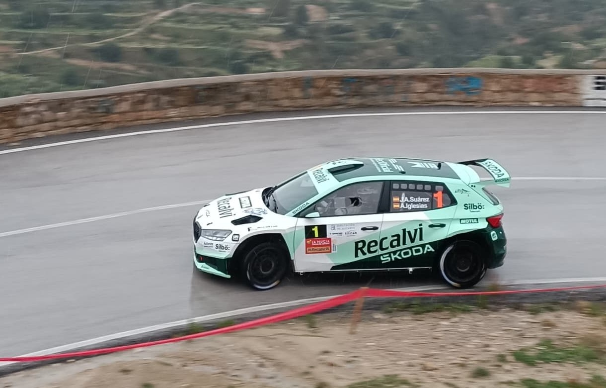 Suárez gana por tres segundos a Ares en Alicante, tras pinchar Cagiao