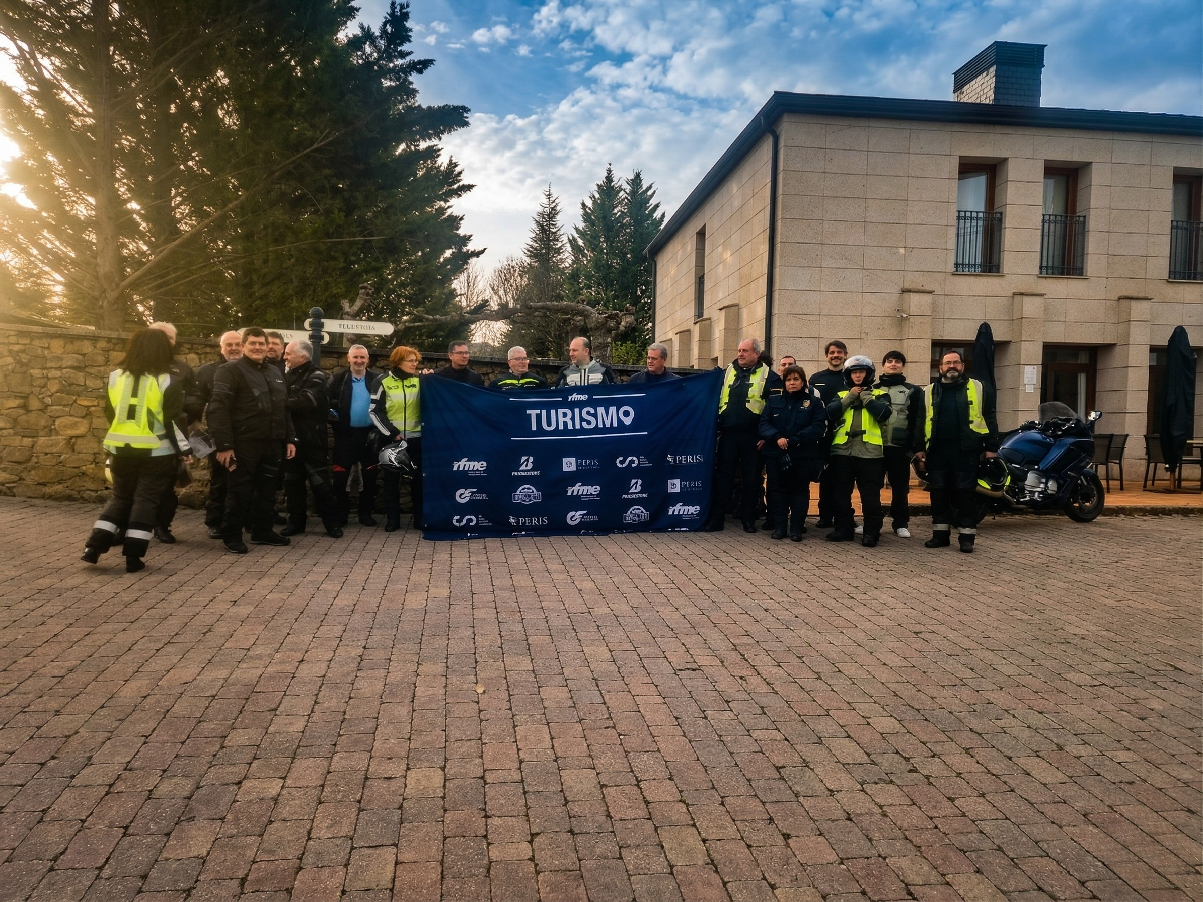 Atractiva travesía de Mototurismo de la RFME entre Zamora y Santiago de Compostela
