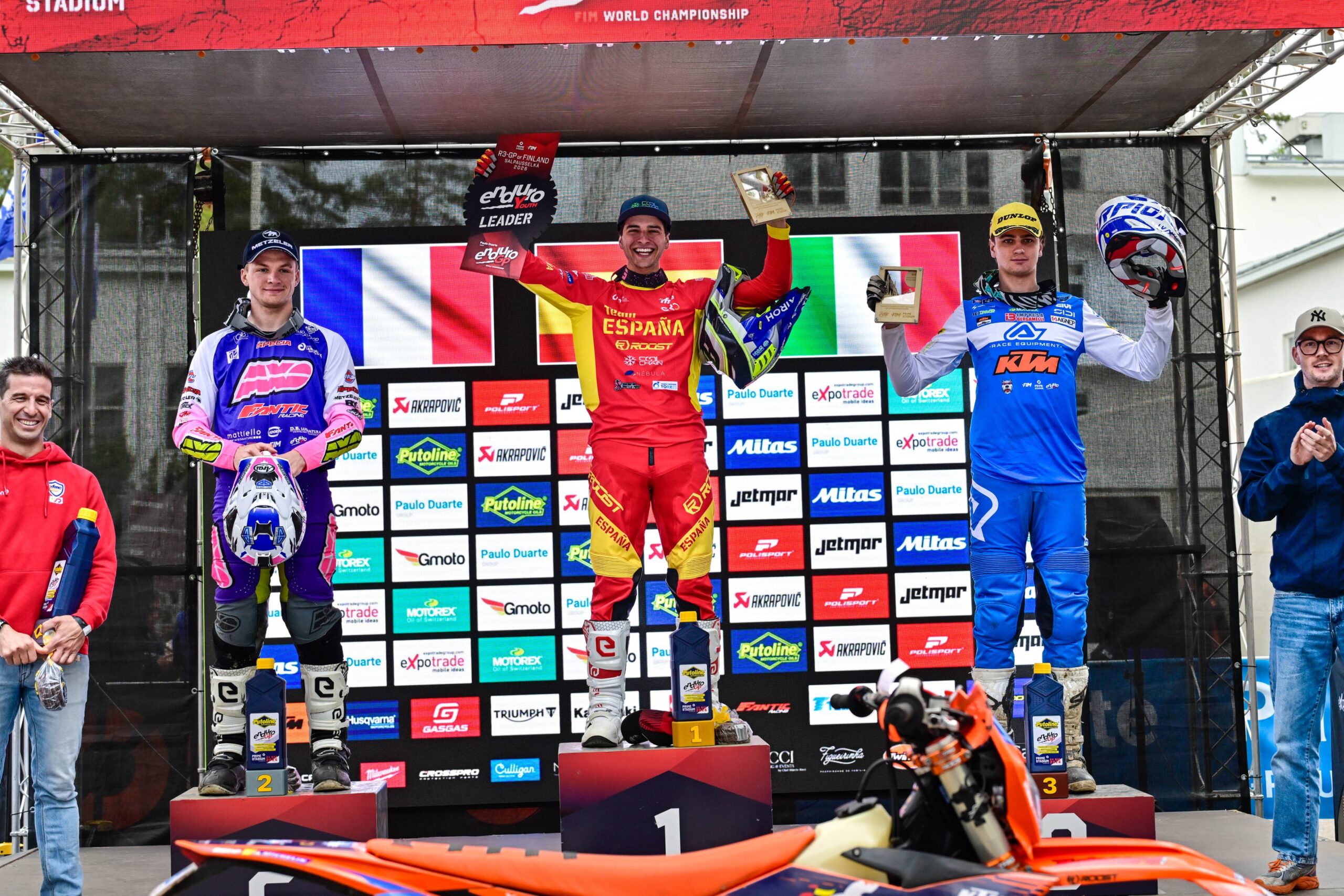 Yago Domínguez logra su primera victoria en el Mundial de EnduroGP en Finlandia