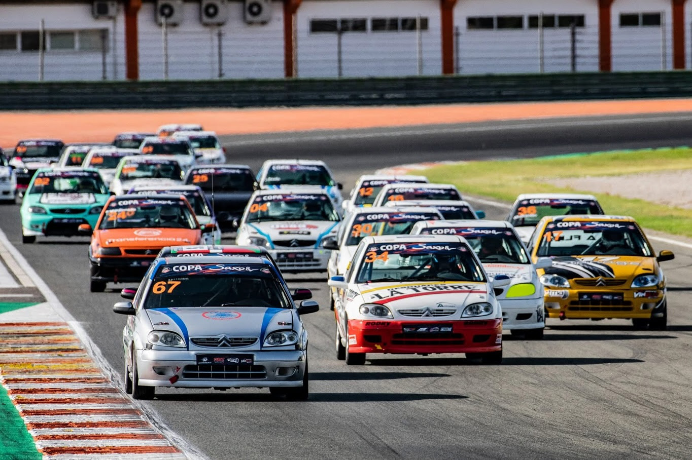 Cheste recibe a la Saxo Trophy, el GTI Trophy y el Campeonato de Turismos