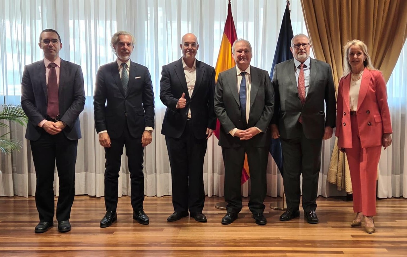 Aedive comparte medidas con el Gobierno para impulsar recargas eléctricas