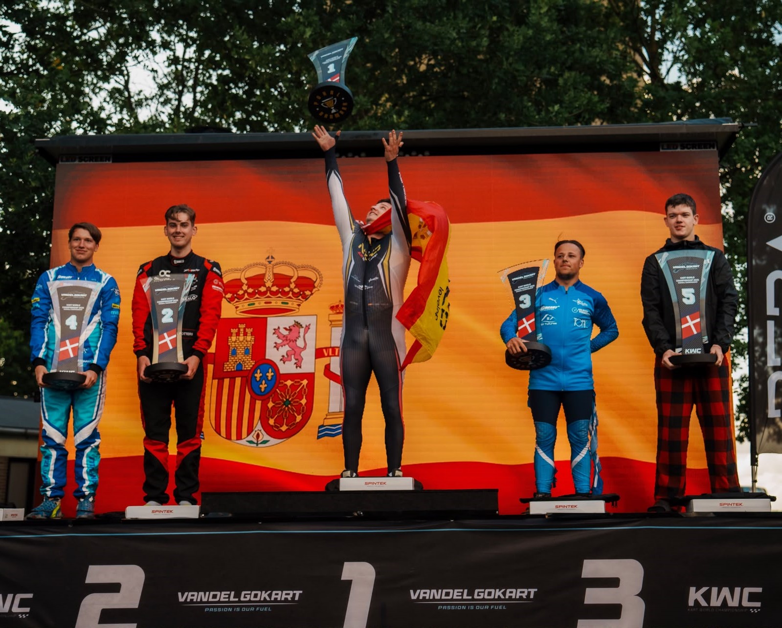 Jon del Valle encadena su quinto título mundial consecutivo de karting en Dinamarca