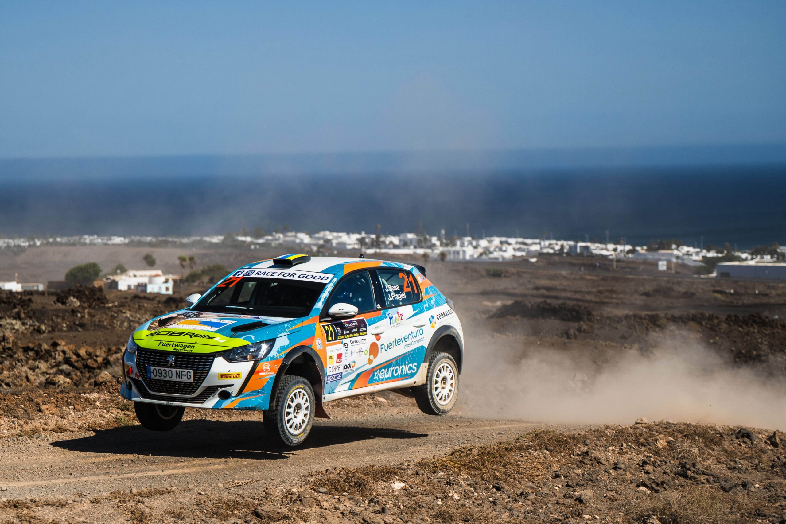 Javier Sosa gana en Lanzarote y Javier Cañada toma el mando del Desafío Peugeot