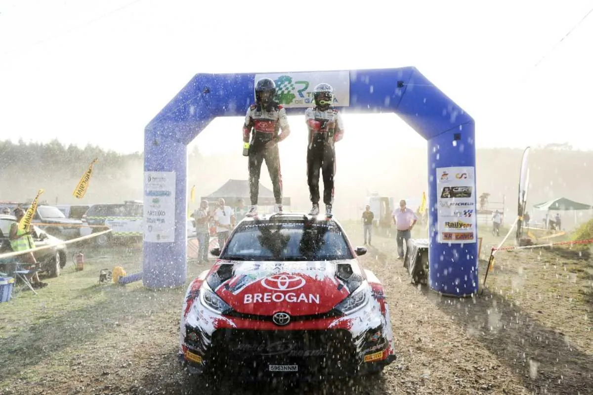 Iván Ares (Toyota GR Yaris Rally2) regresa a la senda de la victoria en el Terra de Galicia