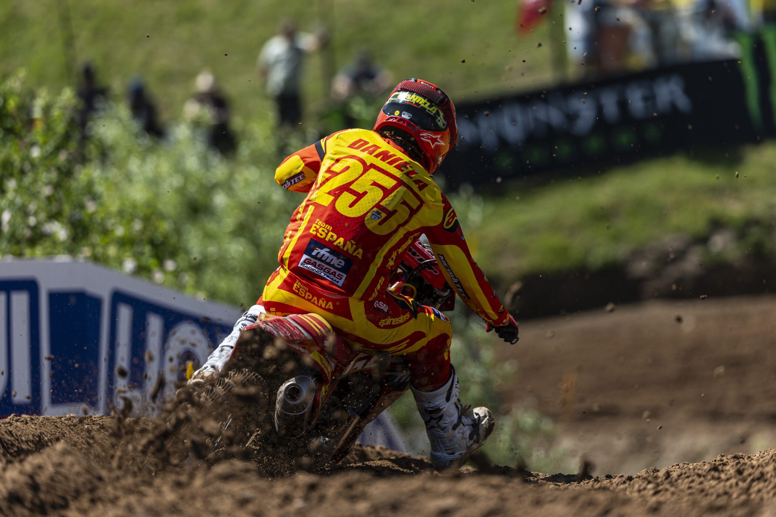 Guillem Farrés y Daniela Guillén aspiran en Australia a sendos títulos mundiales de MX