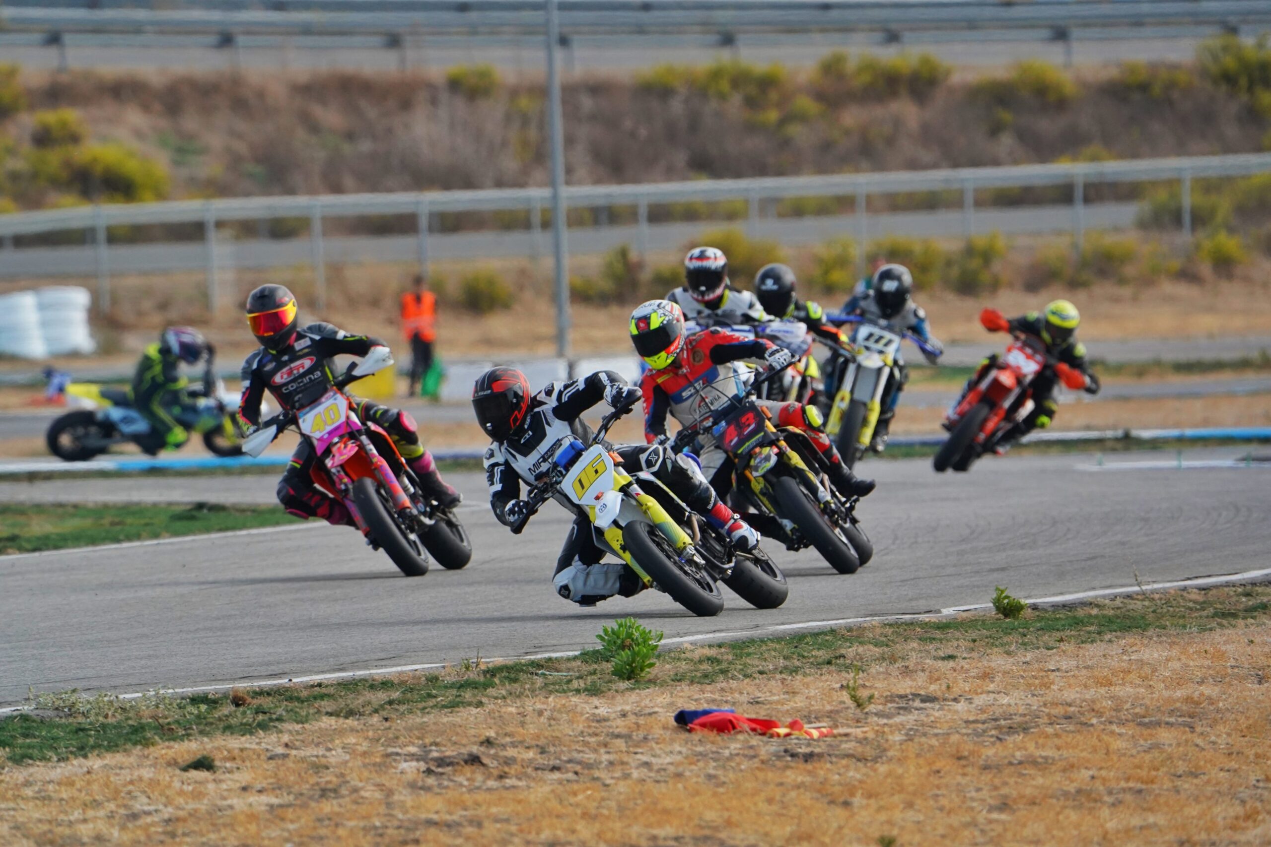 Avila y Barco se proclaman campeones de España de Supermoto en Sanlúcar